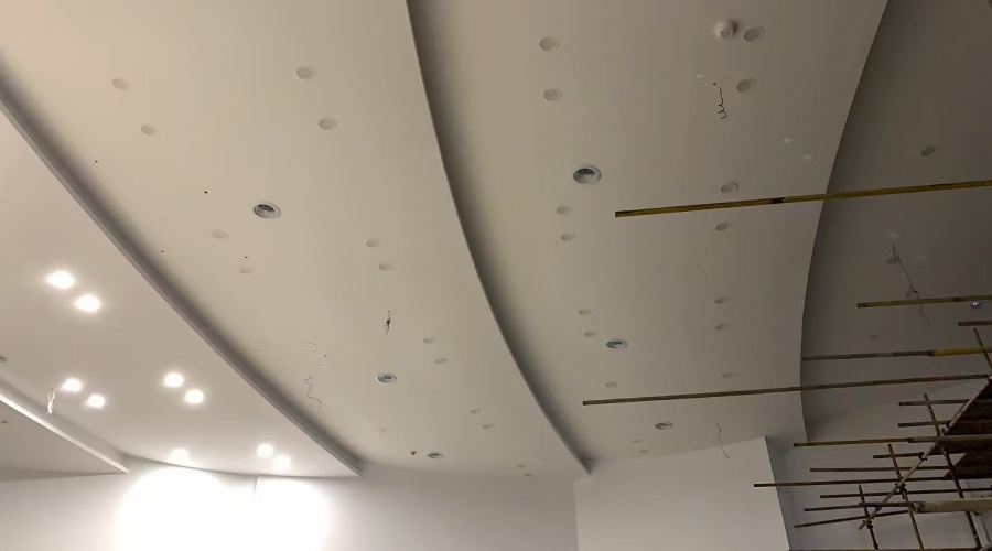 選來(lái)選去,深圳華潤(rùn)萬(wàn)象城還是選擇了飾紀(jì)上品GRG天花