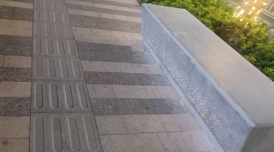 飾紀(jì)上品GRC廠家-深圳羅湖水貝GRC透光坐凳工程案例