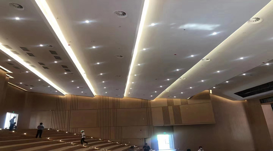 廣東金融學院清遠校區報告廳GRG吊頂項目 廣東金融學院清遠校區報告廳GRG吊頂項目