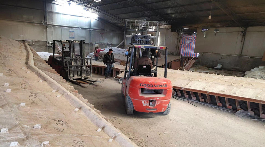 GRC構(gòu)件制作中 GRC構(gòu)件制作中